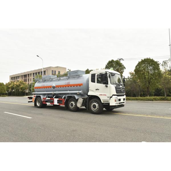 SINOTRUK HOWO 8X4 Fuel Oil Tanker Truck 371HP 28CBM With High Capacity Tanker