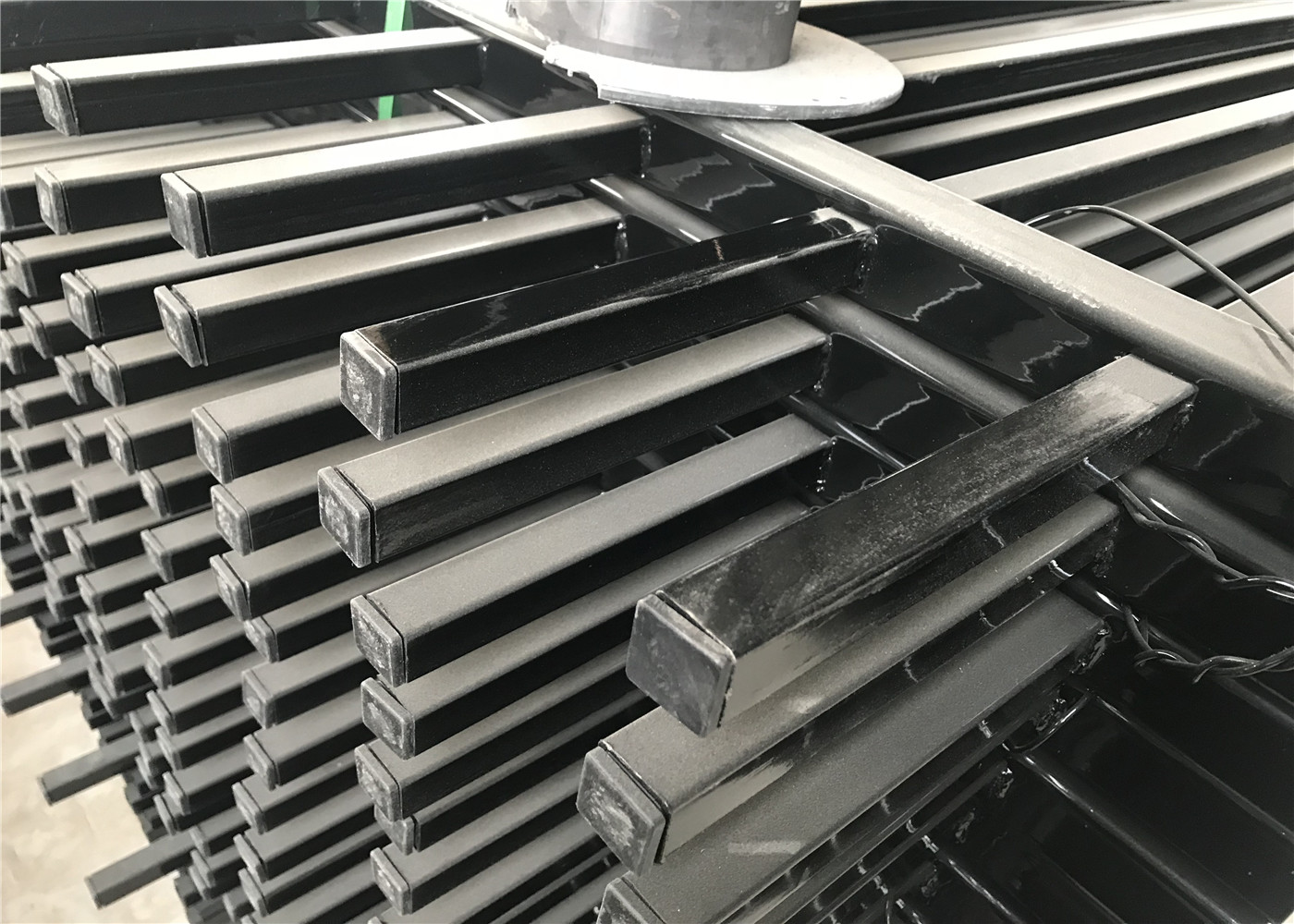 China Pre fabricated Zinc Galvanized Steel Tubular Fence