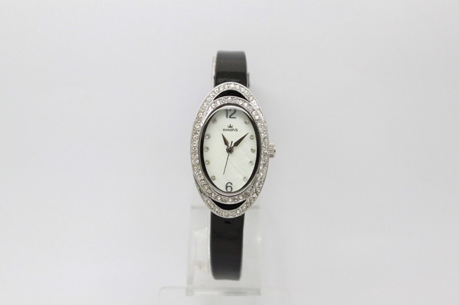 Oval Shape Alloy Case Leather Quartz Watch With Diamonds PU Leather For Ladies