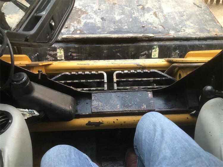 Cat226B3 Second Hand Road Sweeper with Original Hydraulic Pump in Trade