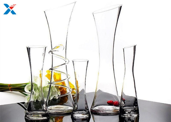 Tall Clear Acrylic Flower Vase , Different Shapes Clear Acrylic Cylinder Vase