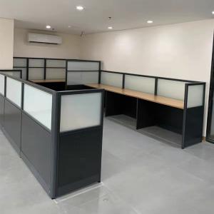 China Black Office Desk Workstation With Office Privacy Screen Partition wholesale