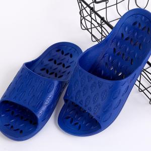 China Family Skid Proof Pvc Slippers Antimicrobial Bath Slipper Easy Cleaning wholesale