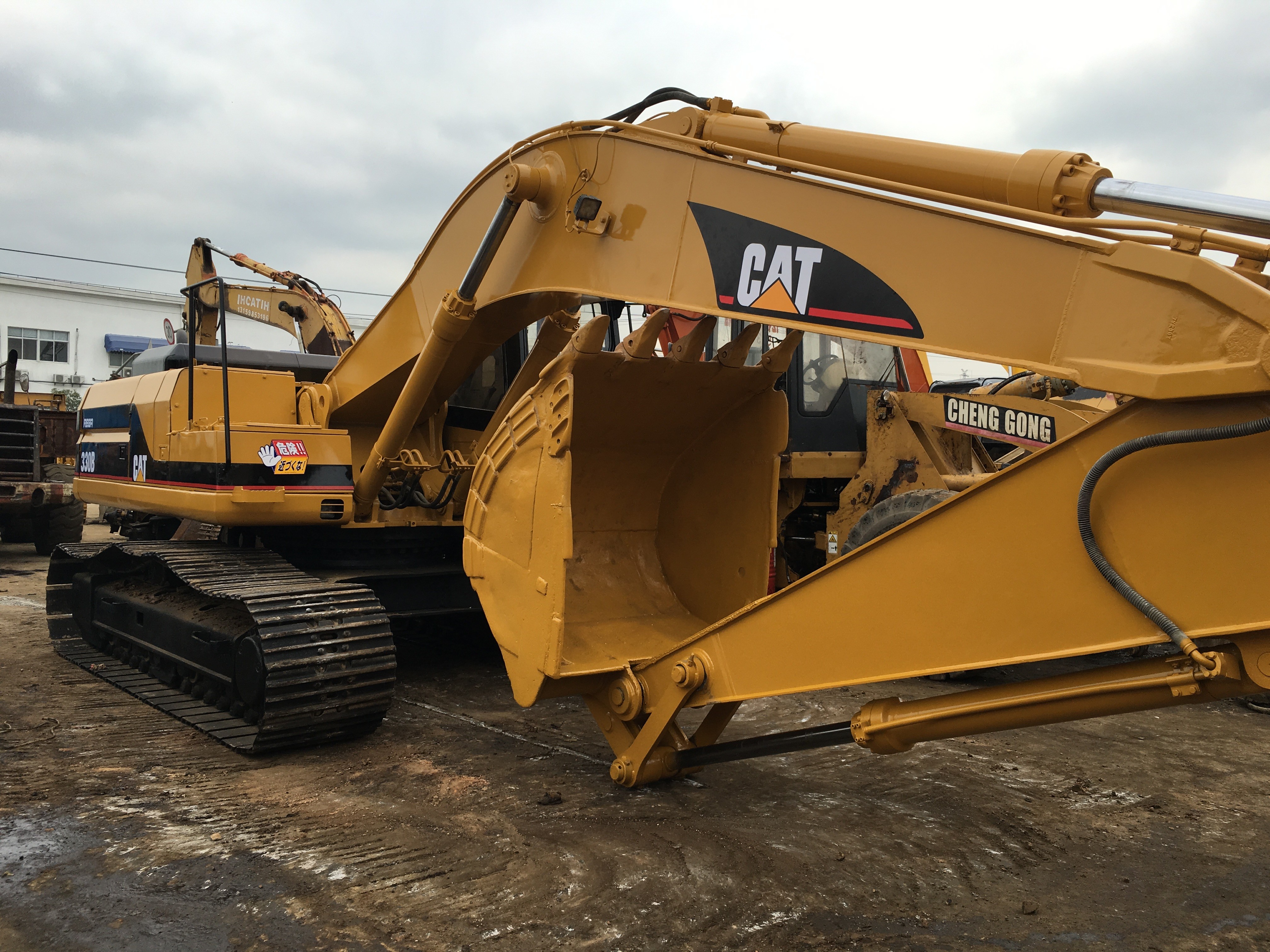 Japan Made CAT Hitachi Crawler Excavators , Used 330BL 320BL EX300 EX200 Cheap Price Excavator For Sale