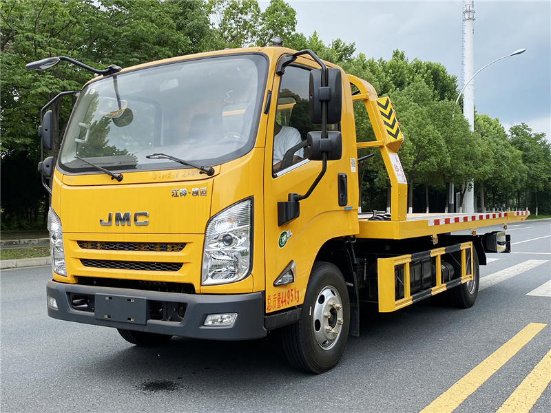 Dimensions 5995X2300X2300mm JMC 3 Tons Wrecker Tow Truck For Towing Heavy Vehicles