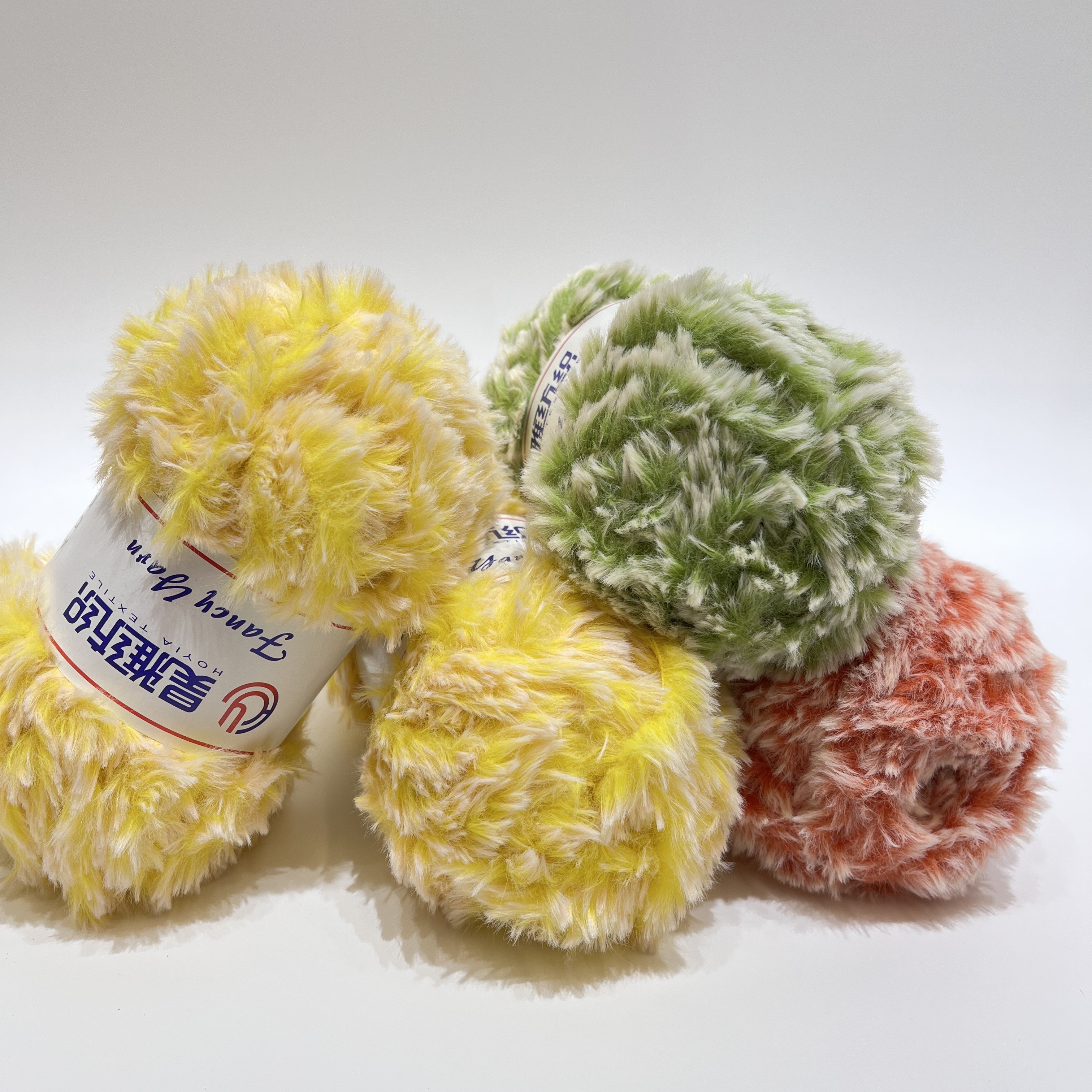 1/0.65NM 100% Polyester Soft Comfortable Fur Yarn For Knitting