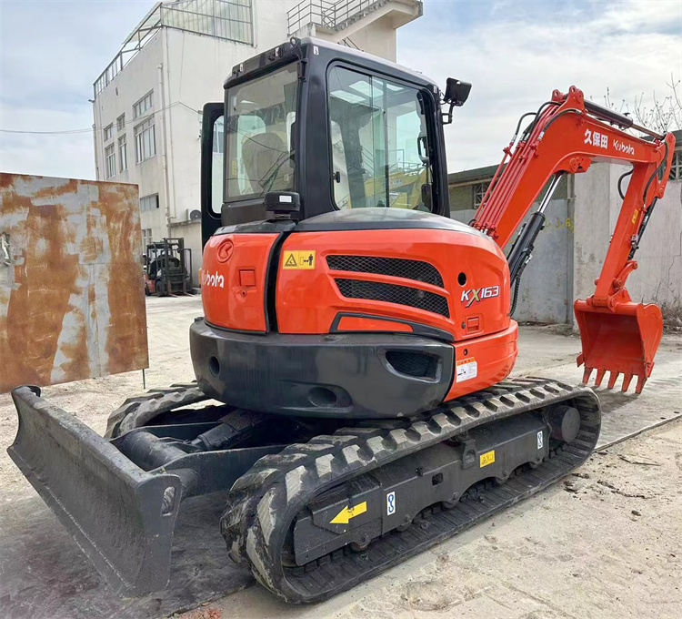 Good Condition Kubota KX163 Excavator 5 Ton in Japan with 0.22 m3 Bucket from Original