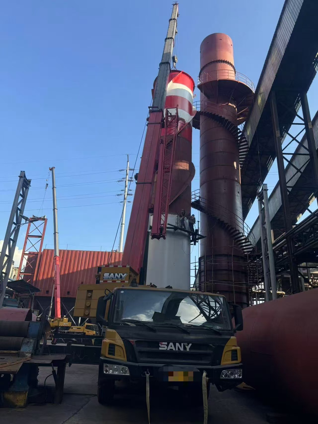 2022 Sany 80 Ton Mobile Truck Crane with Five-Arm Jib and Max Working Height of 50 Meters in Excellent Condition