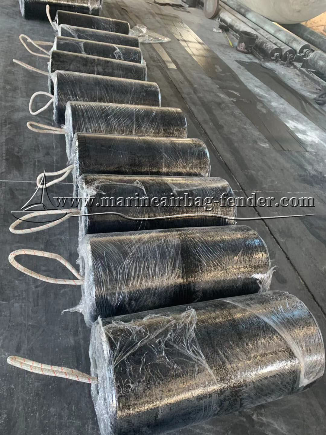 30-120Kg/m3 Floating Foam Fender with Hot Galvanized / Stainless Steel Chain Net