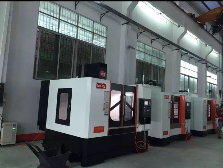 precision cnc machining center