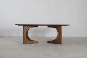 China Modern Oak Wood Top Dining Table Customized Wood Finish Rectangle wholesale