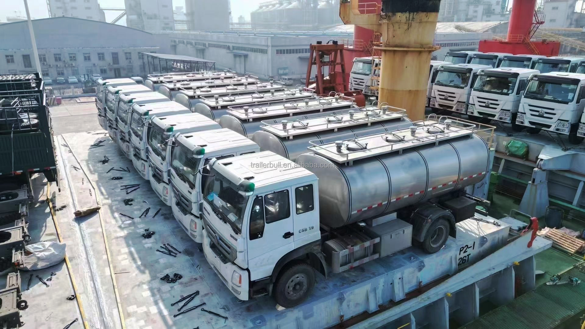 43500L 3 Axles Carbon Steel Insulated Tanker Trailers For Palm Oil Crude Oil Bitumen