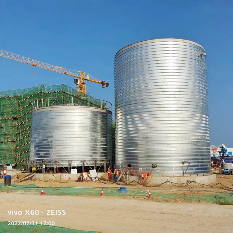 2000 gallon oil storage tank