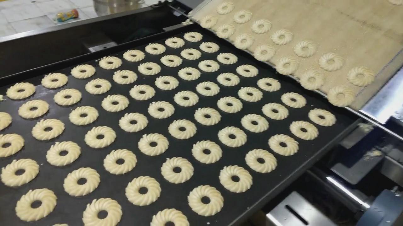 SS304 Small Scale Tray Type 400mm Soft Biscuits Making Machine