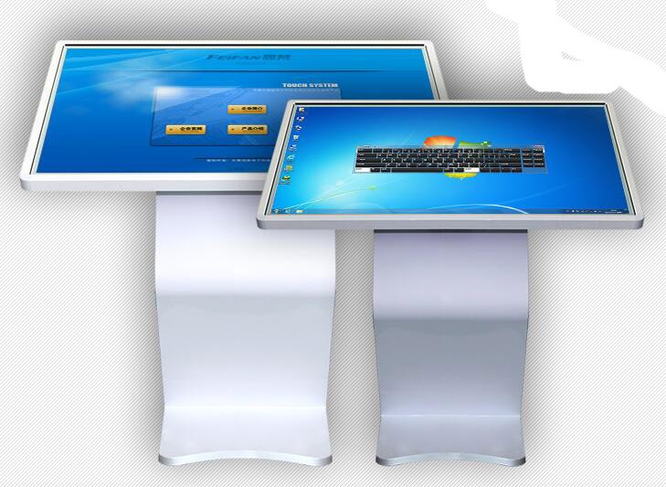 55 Inch Selfie Service Touch Screen Information Kiosk 350nits