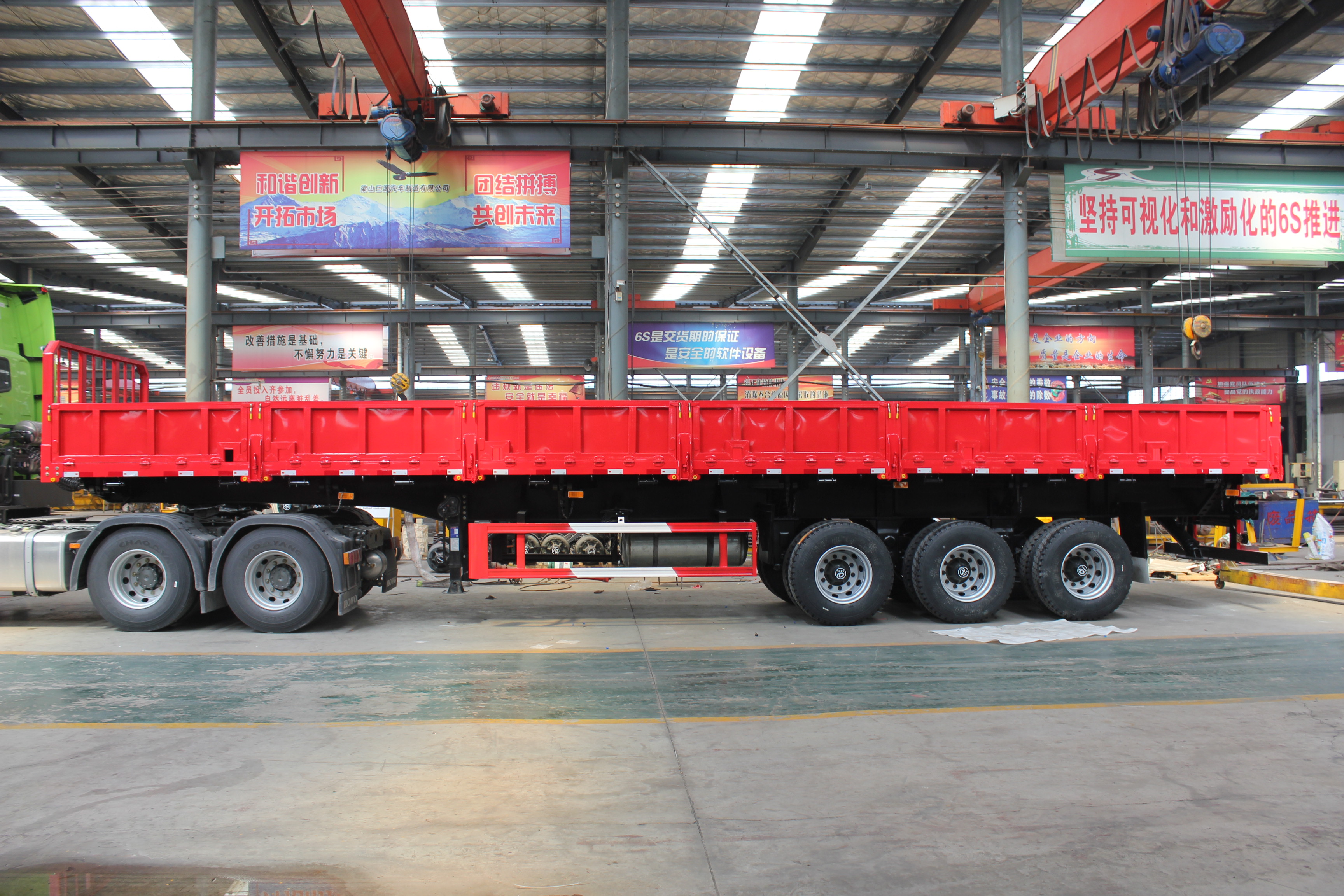 3 * 13ton Capacity Side Wall Flatbed Truck Semi Trailer 40T 3 Axles Cargo Transporting