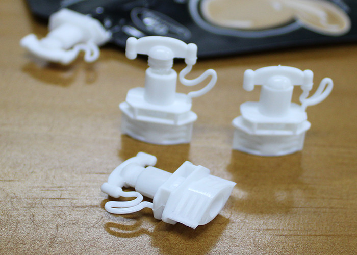White Twist Off Spout Cap Flip Top Spout For Clay Mask Pack Sachet