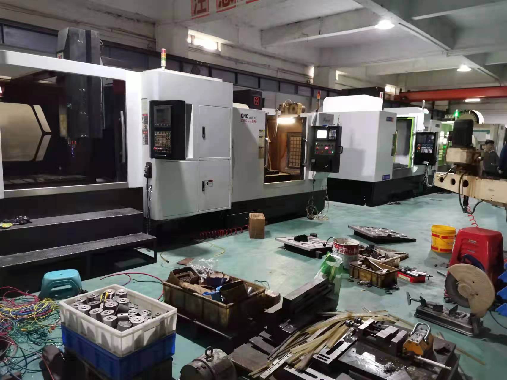 Folder Gluer Machine for Hard Cover Book Making Incorporating Water Soluble Cold Glue