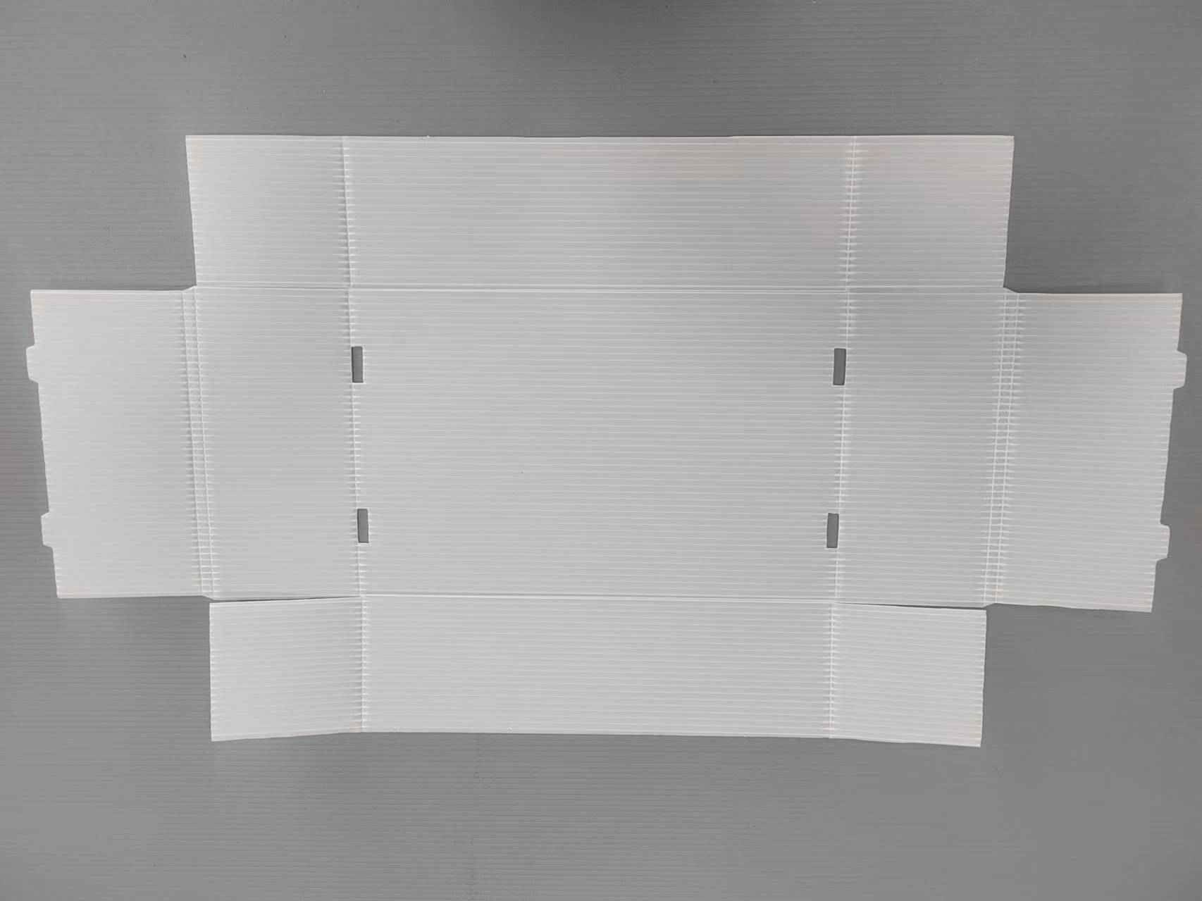 White Custom Corrugated Plastic Box Stackable Corrugated Plastic Tray Strong Hardness