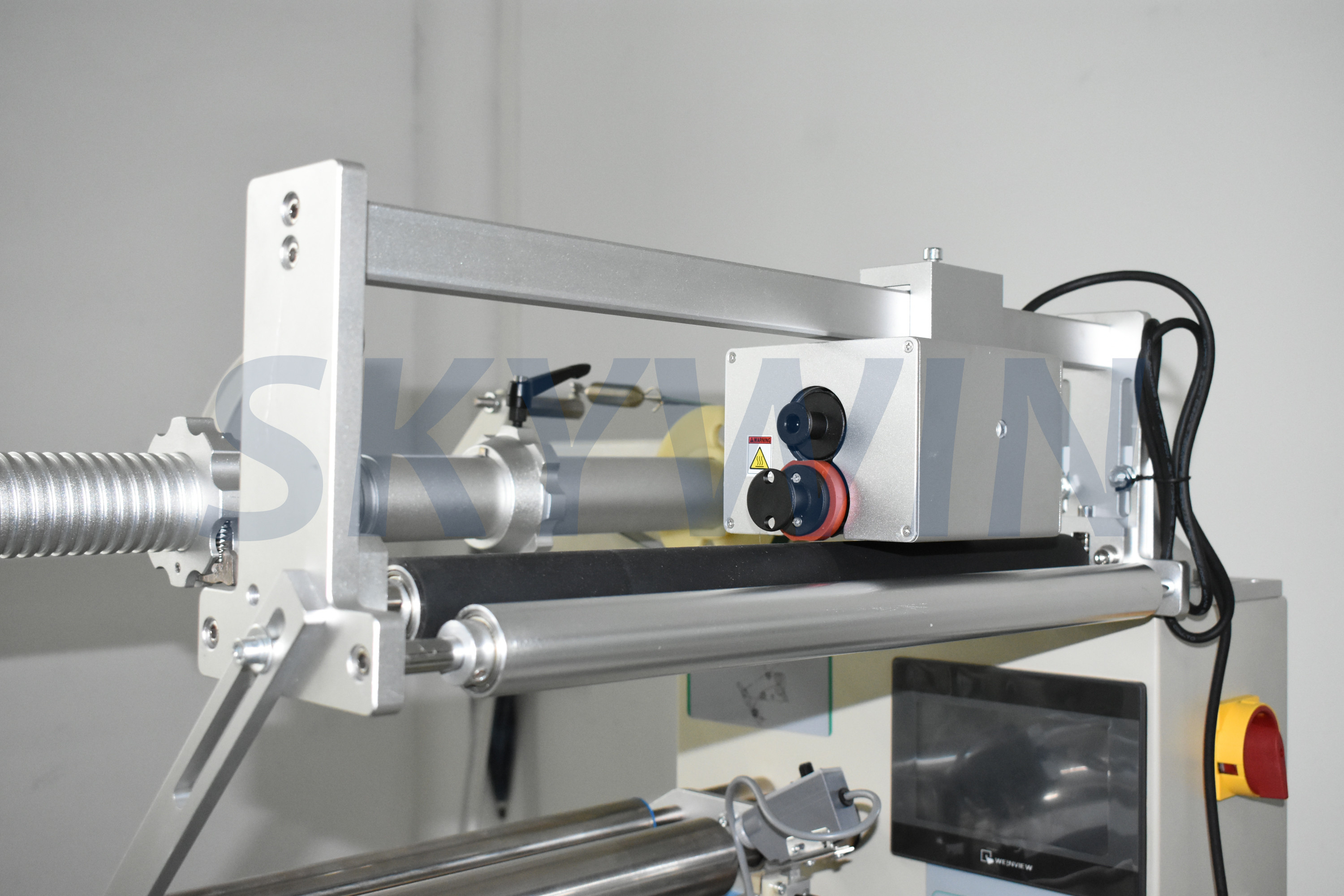 small Horizontal Flow Wrap Packing Machine PLC Controlled