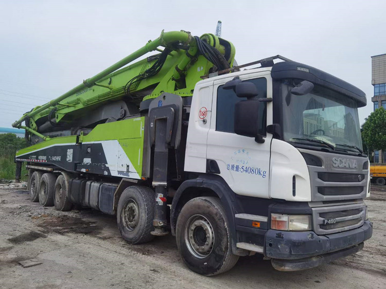 Zoomlion Machinery Used Concrete Pump Truck , 56m Truck Mounted Concrete Pump
