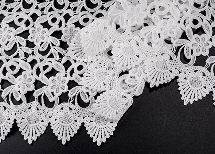 White Flower Clothing Label Water Soluble Lace Trim For Garment Comfortable