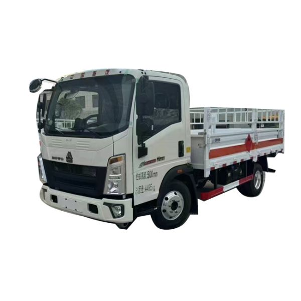 HOWO 4X2 8 Tons Load Gas Cylinder Transport Truck Euro III Standard 2 Axle