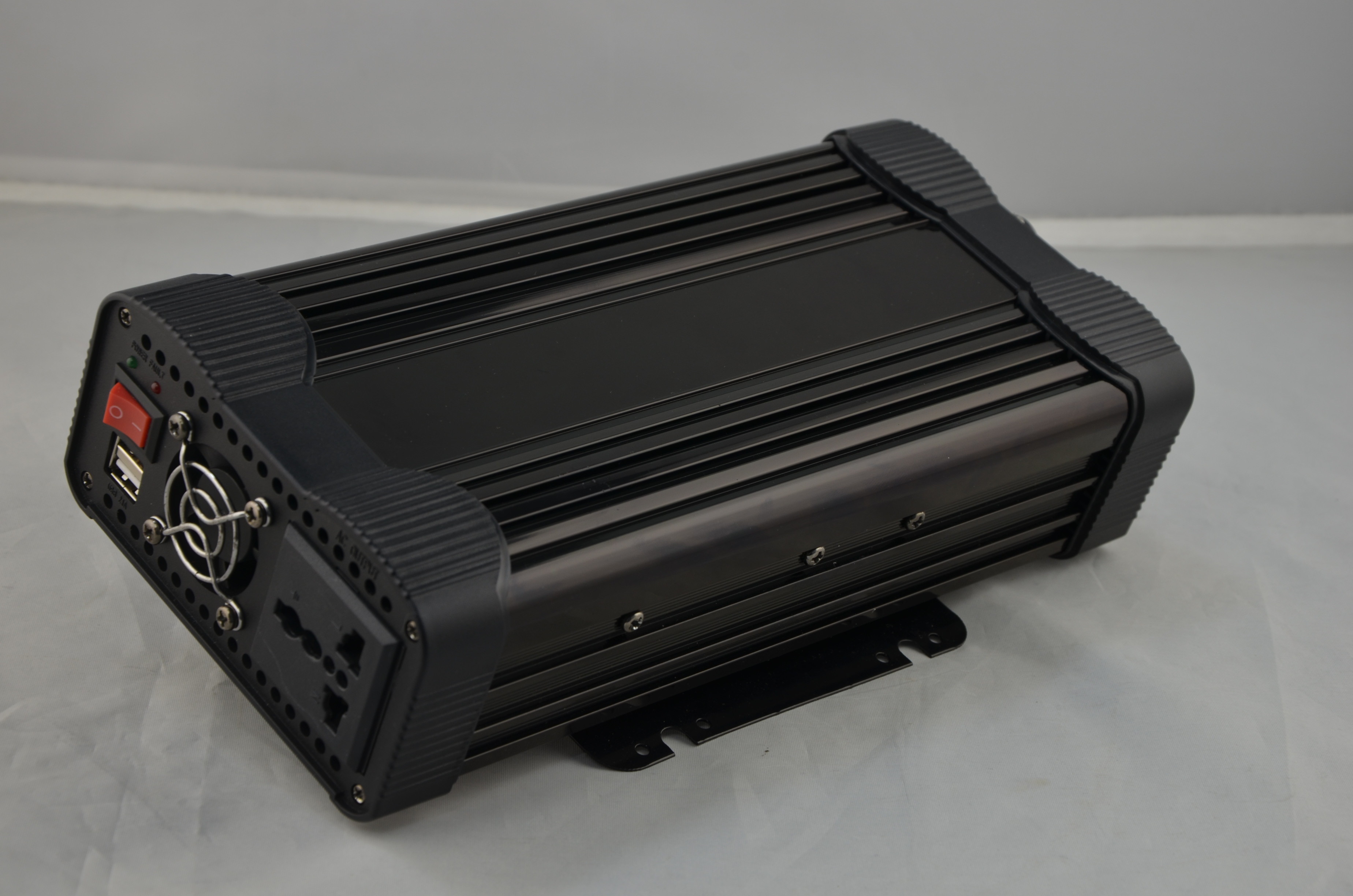 200Watt Car Power Inverter DC 12V to 120V AC Inverter Charger with USB Charger Adapter