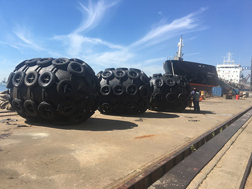 50KPa Yokohama Pneumatic Fender 80KPa Ships Dock Fenders For Boats