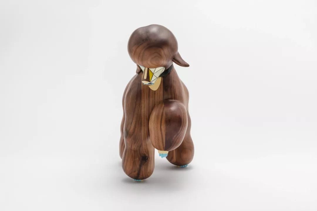 Brown Wooden Dog Statues Sculptures With Beech Birch Mateiral