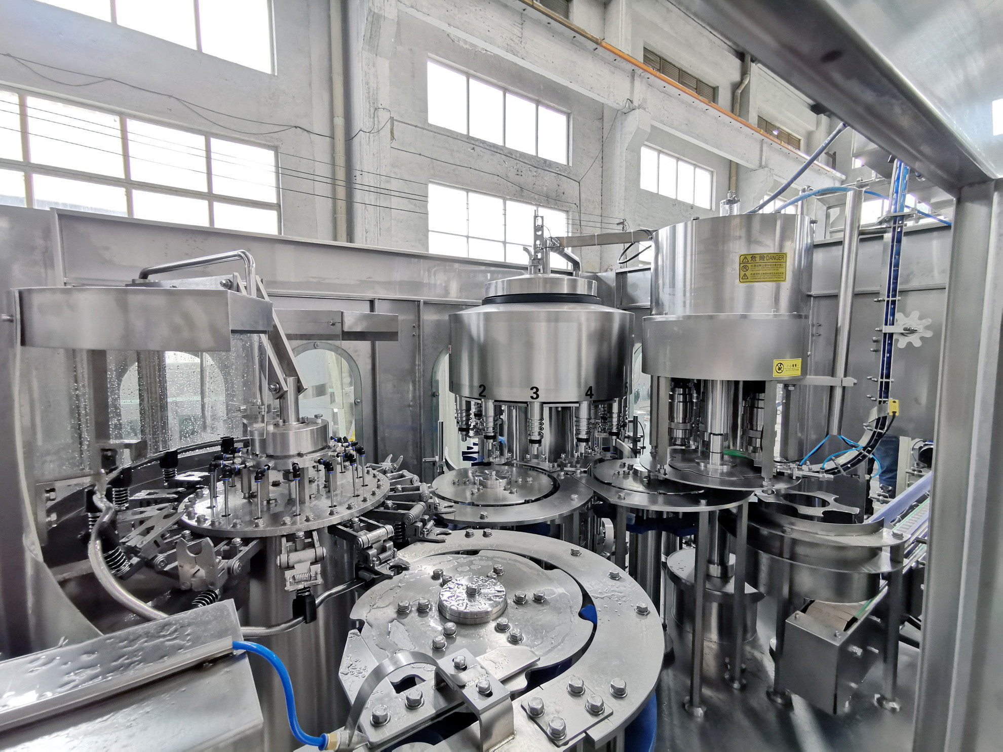 ISO9001 110mm Industrial 6000BPH Mineral Water Manufacturing Plant