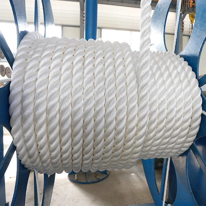 Wholesale 3 Strand Twisted Nylon Fiber Rope Polyamide Lifting Rope Nylon Marine Mooring Rope