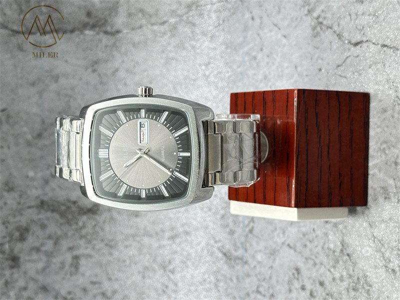 Customized Luxury Stainless Steel Men'S Quartz Wristwatch Ideal Gift