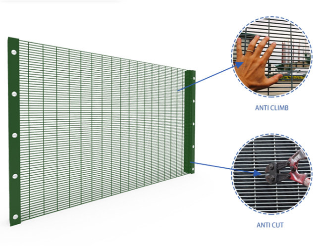 358 ISO 9001 Barbed Anti Climb Wire Mesh Fencing 1.8m Height