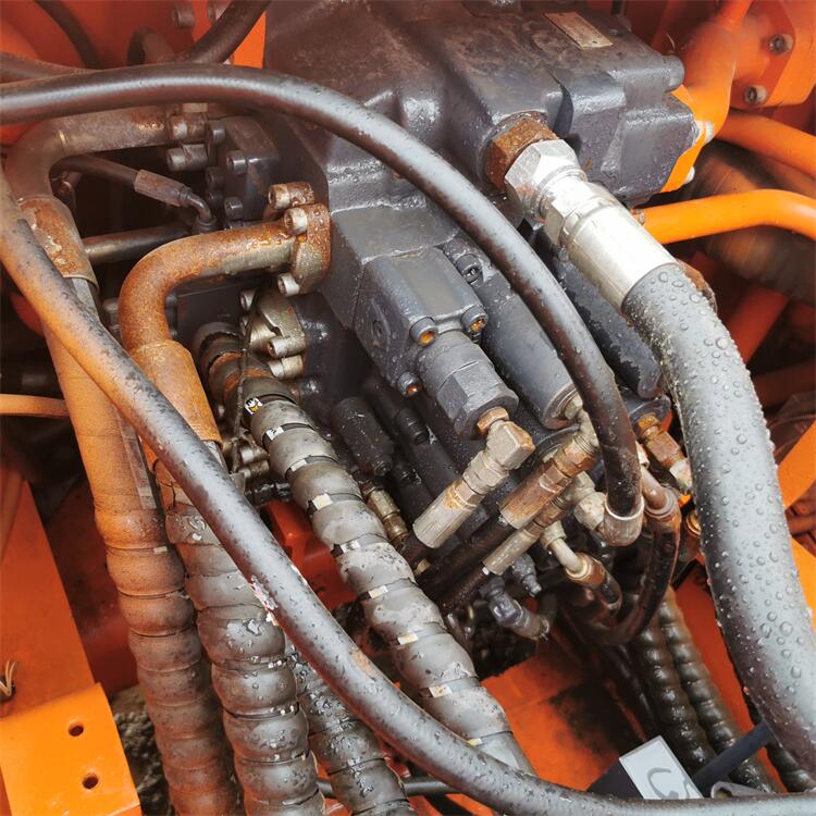 30 Ton Doosan DX 300 LC Excavator in South Korea Good Condition Moving Type Crawler Chain