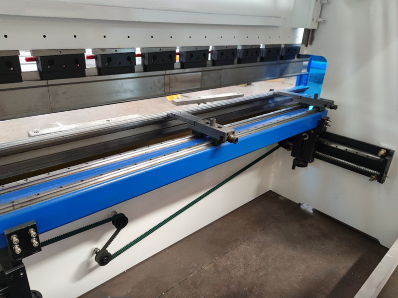 63t 2500mm Torsion Bar Press Brake Wc67y Series CNC Hydraulic Bender With E21 System