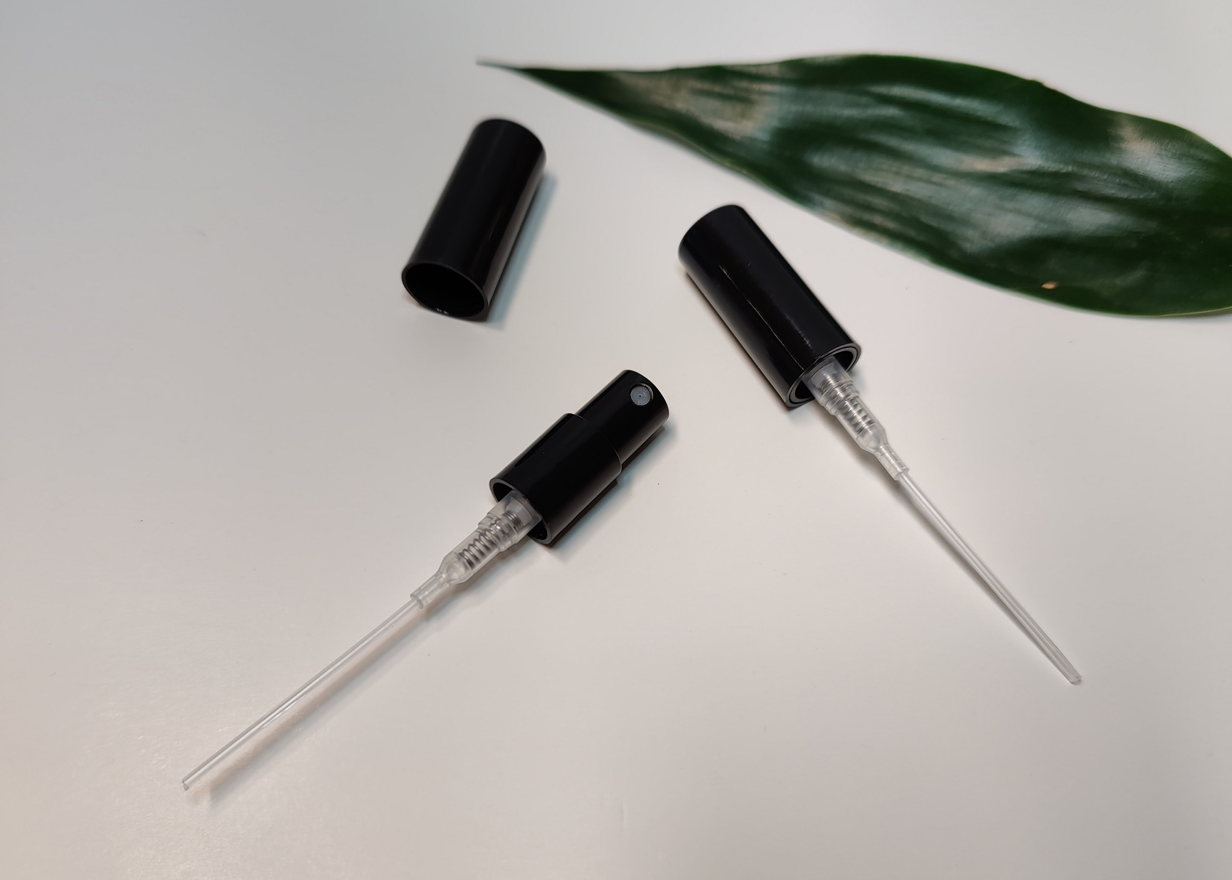 Full Cover 11mm 12mm mini Perfume Pump Fine Mist Sprayer Manufacturer