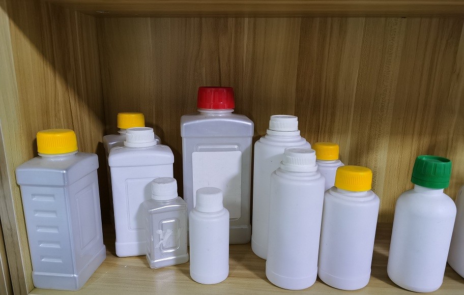 100ml E Liquid Gorilla Bottle Volumetric Filling Capping Machine For Syrup Servo Motor