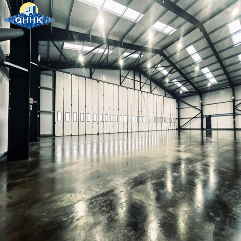 Customized Long Span Metal Structure Hangar With Lounge And Office Area