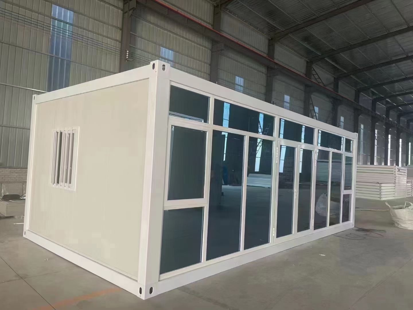 Customized 20FT/40FT Hotel Prefab Modern House Flat Pack Container Villa for Hotel Accommodation Solutions