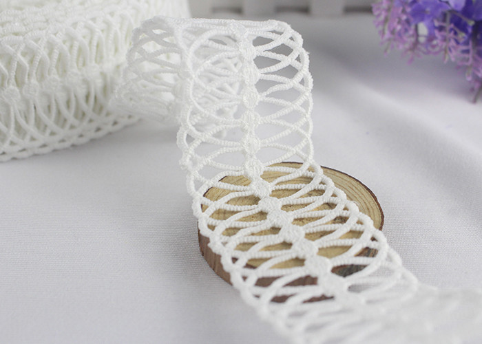 White 4.2cm Width Floral Guipure Lace Trim By The Yard , Wedding Stretchy Lace Ribbon