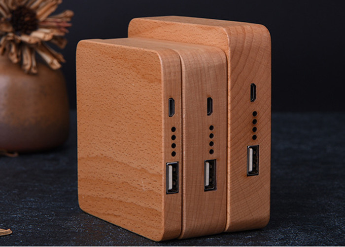 7800mAh Carved Wood Power Bank Customized Design Silk Screen Logo