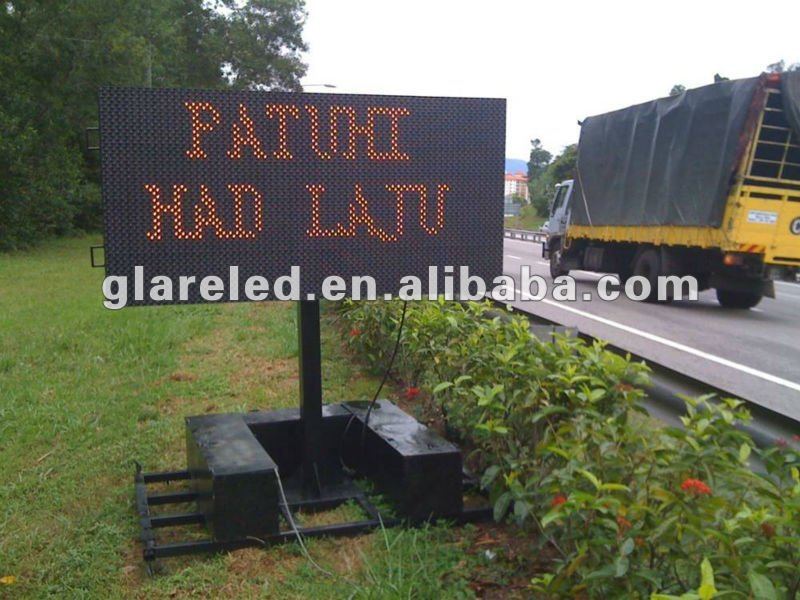 P31.25 Yellow LED Traffic Signs Warning Essential For Variable Message Signs