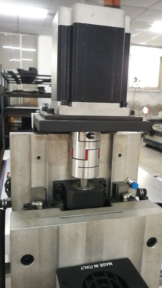 5.6kw Italy Elte 4FTX8FT 3 Axis 3D CNC Wood Milling Machine