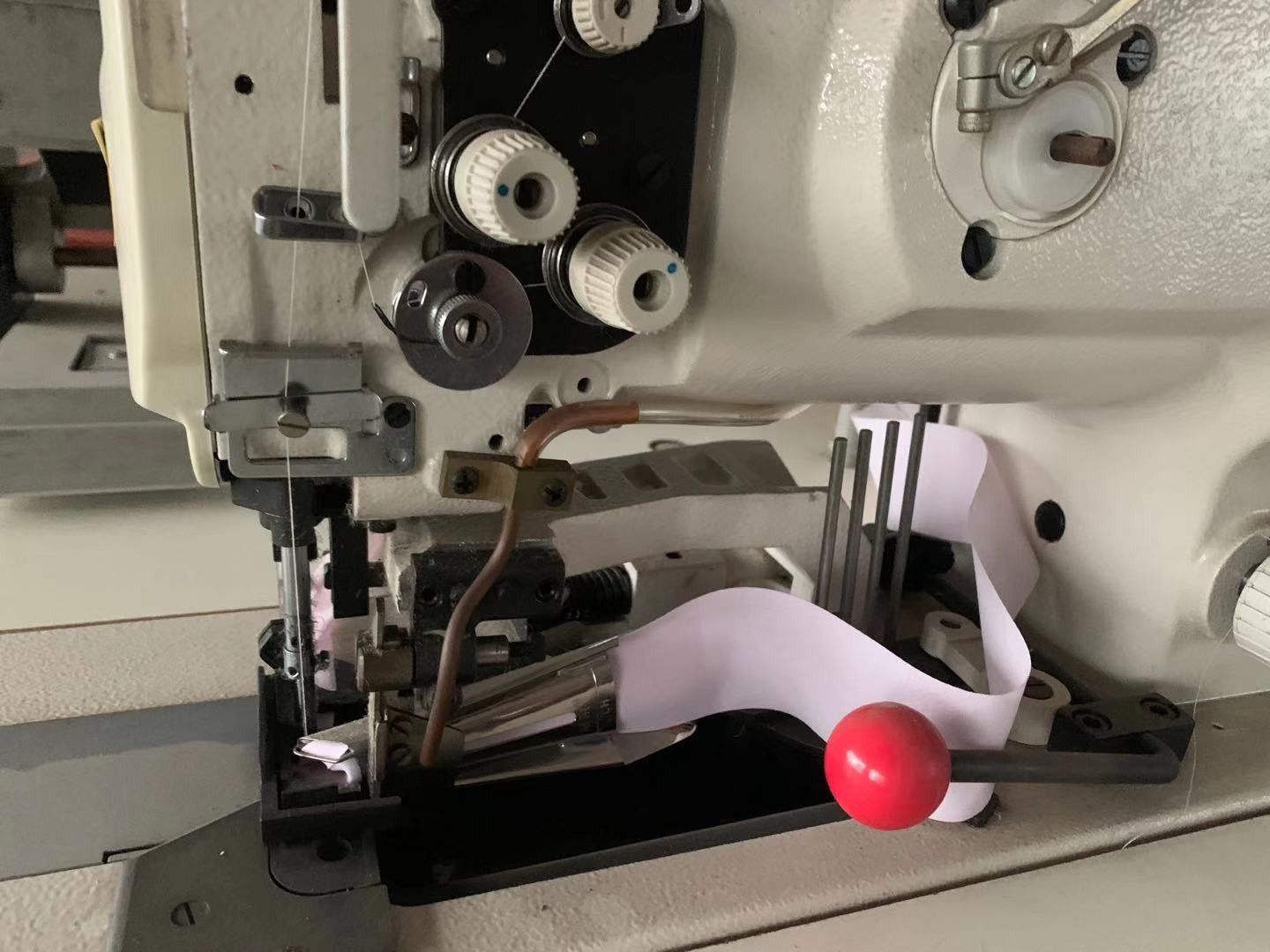Mattress Edge Trimming Overlock Machine