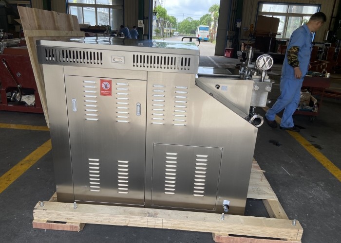 1700kg Capacity 55KW 7000L/H Dairy Homogenizer For Dairy Processing