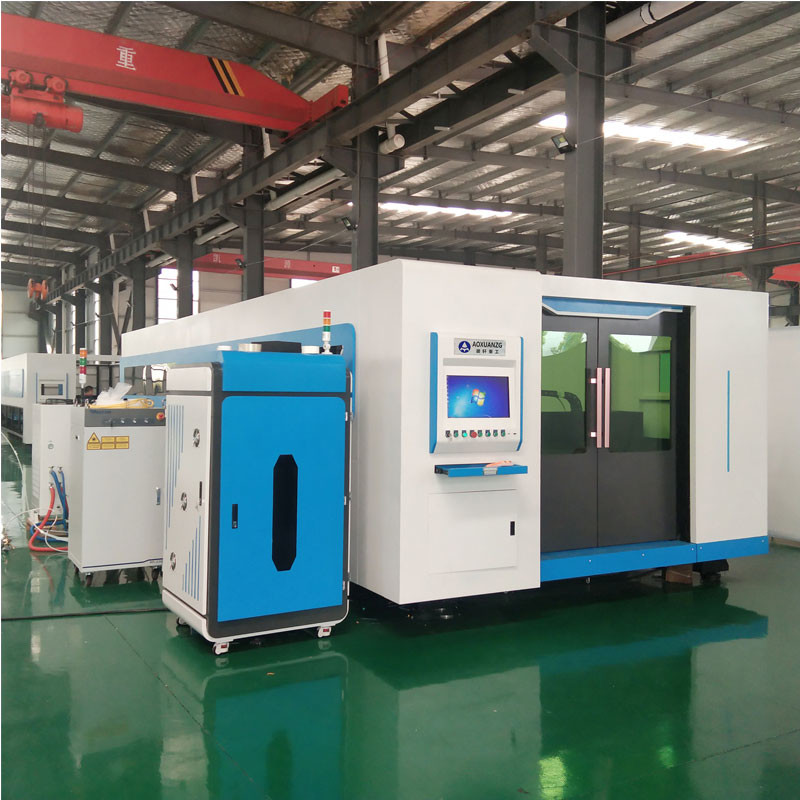 3015 1000W Whole Cover Fiber Laser Cutting Machine 4500kg For Stainless Steel Plate