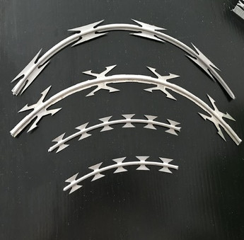 Factory Galvanized Coil Diameter 600mm BTO22 BTO30 Razor Babed Wire