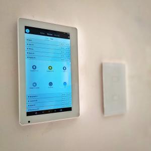 China White Color Integrated Android Rooted Touch Displays 7 Inch POE Wall Mount Bracket wholesale