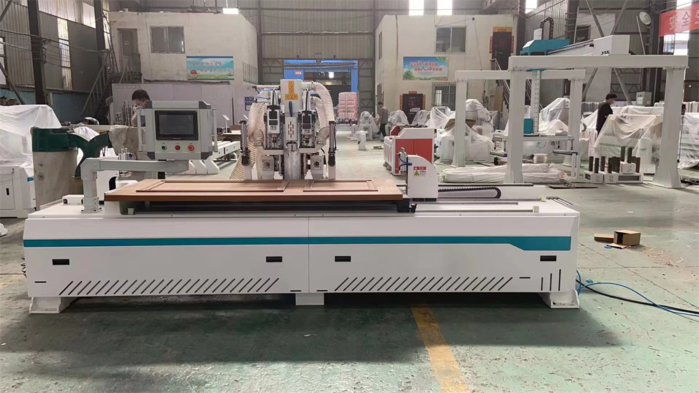CNC Lock Hole Hinge Slotting Machine The Perfect Woodworking Milling Machine for Door Manufacturers